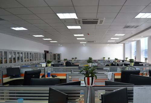 天津市廣信鋼鐵工貿有限公司取得用于方矩管切割的管材輸送裝置:方管
